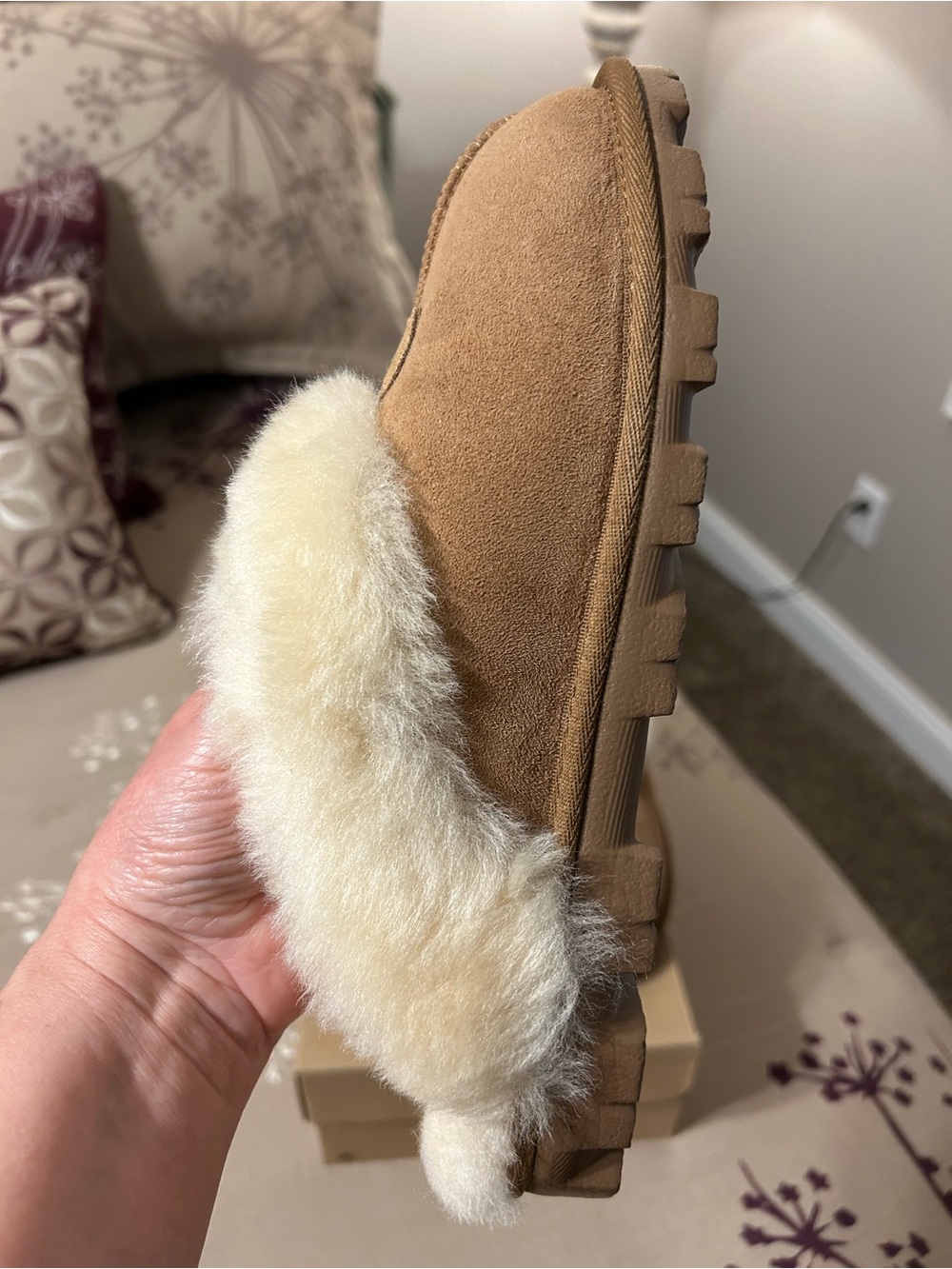 UGG Coquette Sheepskin Lined Slip-On Clog with Cream Fur Chestnut - Picture 4 of 8